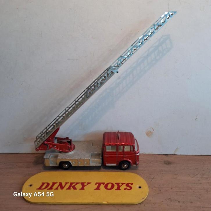 Dinky Toys Brandweerauto met Ladder, Antiek en Kunst, Antiek | Speelgoed, Verzenden