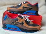 Nike air max 90 Ea sports NFL 'play like mad' 44.5, Kleding | Heren, Overige kleuren, Nike, Nieuw, Ophalen of Verzenden