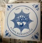 Tegel Korps Rijkspolitie 1945-1970, lichte gebruikssporen., Ophalen of Verzenden