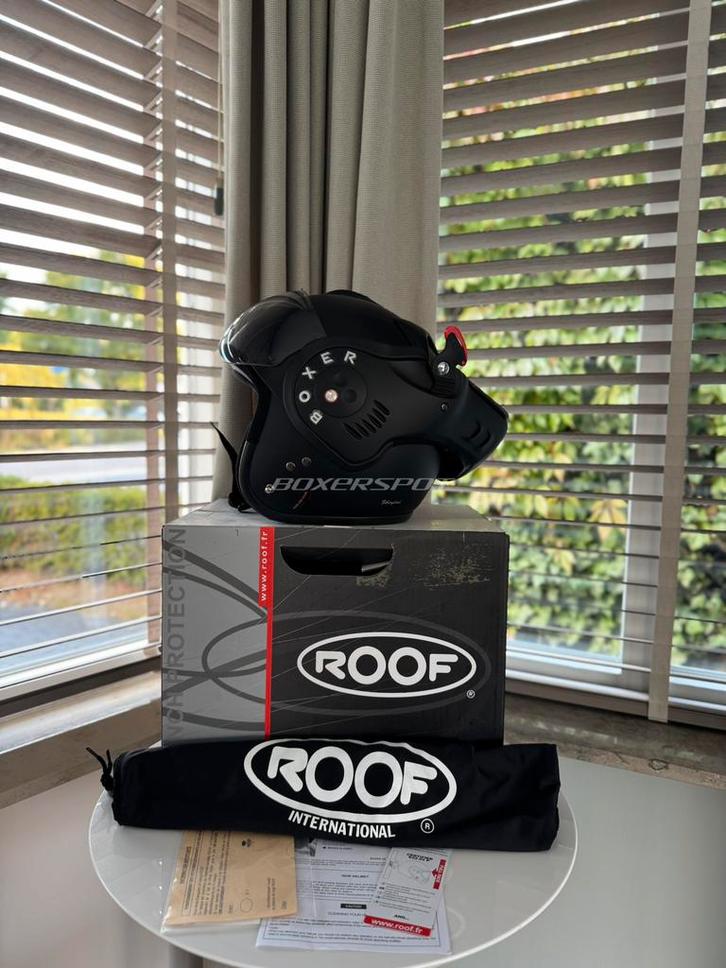 Roof Boxer V8 Darkblack maat S met doos Light smoked vizier, Motoren, Kleding | Motorhelmen, Systeemhelm, S, Overige merken, Tweedehands