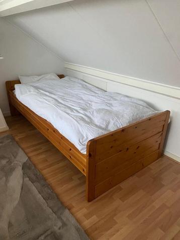 Massief grenen bed 80x200 te koop beschikbaar voor biedingen