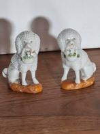 Twee 19e eeuwse hoerehondjes., Antiek en Kunst, Antiek | Keramiek en Aardewerk, Ophalen of Verzenden