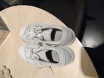 Adidas schoenen maat 391/3 . Als nieuw!, Kinderen en Baby's, Kinderkleding | Schoenen en Sokken, Ophalen, Zo goed als nieuw, Schoenen