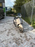 Vespa GTS 300 Keyless bouwjaar 2023, Scooter, Particulier, 278 cc, 12 t/m 35 kW