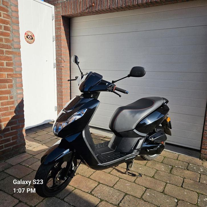 Peugeot Kisbee 2020 - Nette Staat, Onderhouden, Fietsen en Brommers, Scooters | Peugeot, Gebruikt, Overige modellen, Maximaal 45 km/u