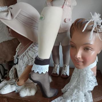 Vintage kousen been beschikbaar voor biedingen