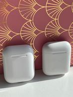 Twee Apple cases AirPods 1! 25,- per stuk, Telecommunicatie, Mobiele telefoons | Oordopjes, Gebruikt, Ophalen of Verzenden, In oorschelp (earbud)