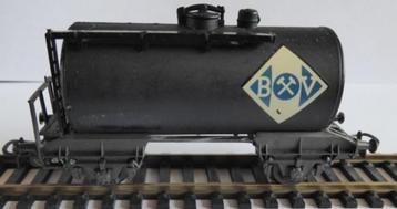 Zwarte tankwagon met initialen B & V uit Oostenrijk beschikbaar voor biedingen