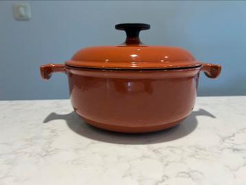 Le Creuset La Mama 17 cm Burnd Orange in nieuwstaat beschikbaar voor biedingen
