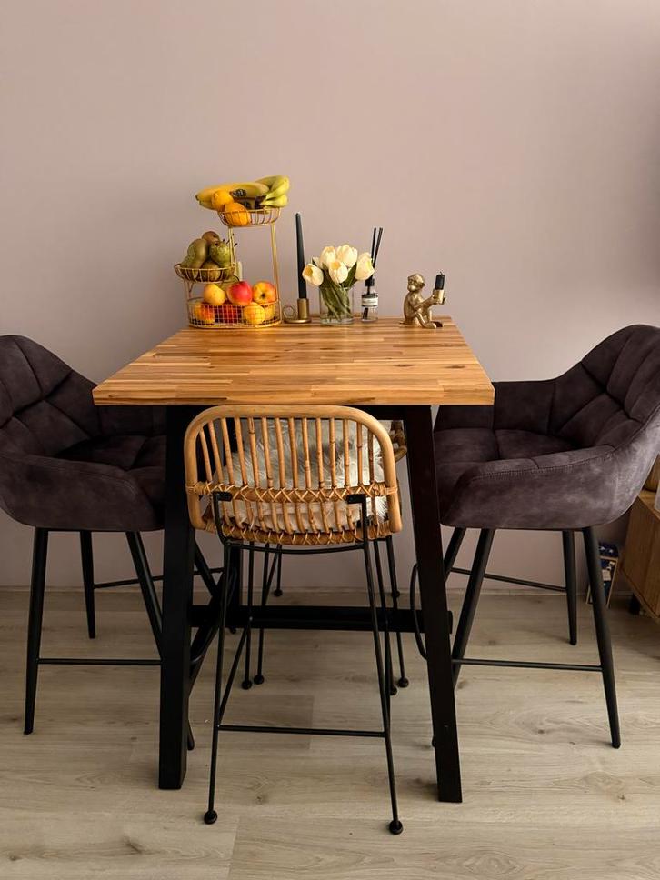 IKEA Bartafel + 4 Krukken (2 IKEA, 2 Invicta), Huis en Inrichting, Tafels | Statafels, Zo goed als nieuw, Ophalen of Verzenden