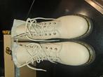 Dr Martens maat 41, Kleding | Dames, Schoenen, Ophalen of Verzenden, Zo goed als nieuw, Beige