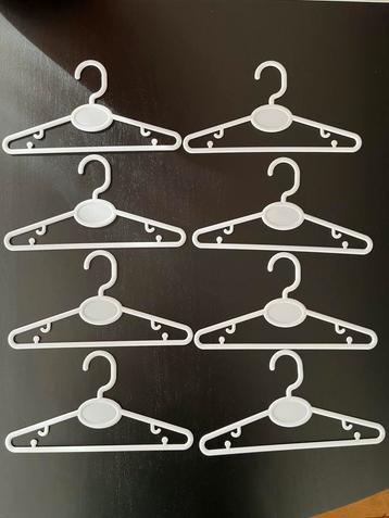Baby kledinghangers wit beschikbaar voor biedingen