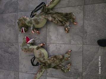 Dino verkleed pak 2x  beschikbaar voor biedingen