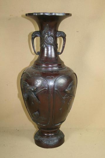 Grote antieke Chinees / Japans bronzen vaas met vogels 44 cm beschikbaar voor biedingen
