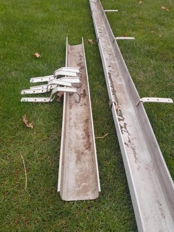 5,5m pvc regengoot (bakgoot) incl ophangbeugels beschikbaar voor biedingen