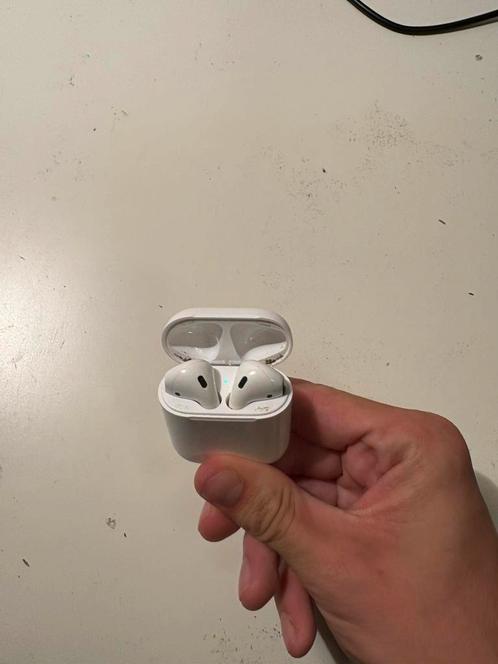 Apple Airpods 1e generatie, Telecommunicatie, Mobiele telefoons | Oordopjes, Gebruikt, In oorschelp (earbud), Bluetooth, Ophalen of Verzenden