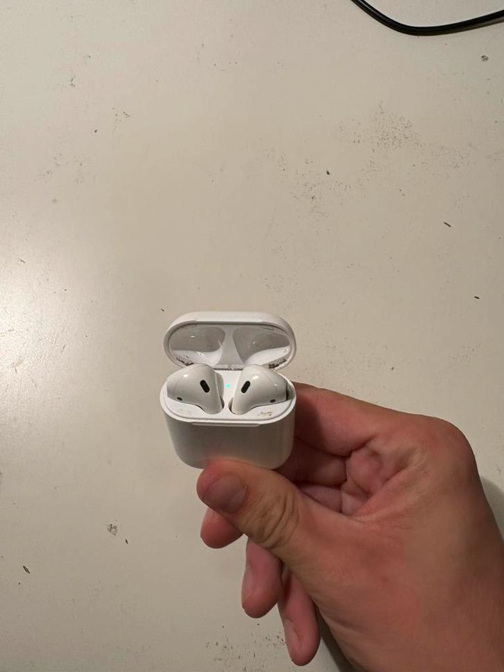 Apple Airpods 1e generatie, Telecommunicatie, Mobiele telefoons | Oordopjes, Gebruikt, In oorschelp (earbud), Bluetooth, Ophalen of Verzenden