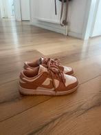 Nike dunk low maat 38,5, Kleding | Dames, Schoenen, Ophalen of Verzenden, Sneakers of Gympen