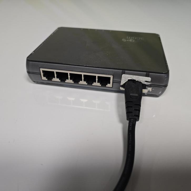 3COM 5-poorts switch, Computers en Software, Netwerk switches, Gebruikt