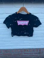 Levi’s crop top tshirt zwart met logo + verspetters maat 104, Meisje, Ophalen of Verzenden, Zo goed als nieuw, Shirt of Longsleeve