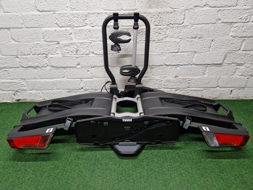 Nette Thule EasyFold XT2 933 fietsendrager voor 2 E-bikes, Auto diversen, Fietsendragers, Zo goed als nieuw, Trekhaakdrager, 2 fietsen