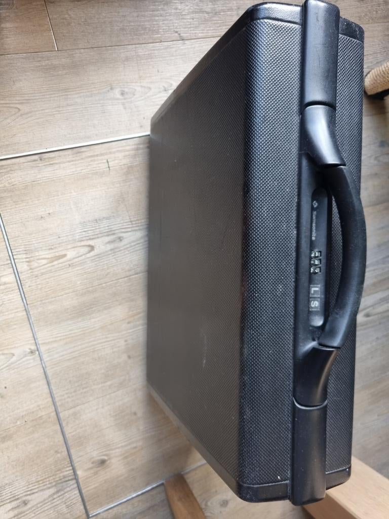 Samsonite Attachekoffer - Stijlvol en Functioneel, Gebruikt, Zwart, Ophalen of Verzenden, Met slot