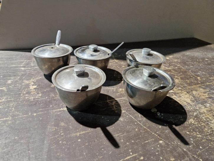 5 stuks rvs karox kommetjes met deksel, Huis en Inrichting, Keuken | Servies, Gebruikt, Kom(men), Overige stijlen, Overige materialen