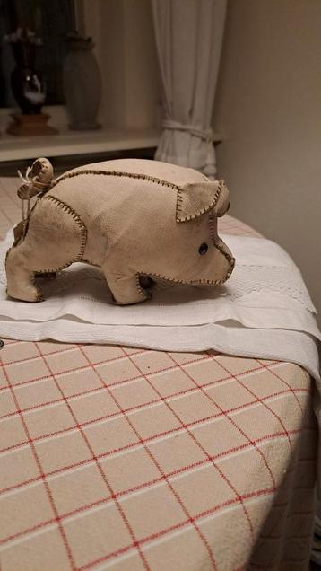 ANTIEK FRANS SPEELGOED VARKEN -EEND- TERRIER- POES1925 beschikbaar voor biedingen