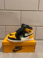 Nike Air Jordan 1 yellow toe Maat 43, Kleding | Heren, Schoenen, Ophalen of Verzenden, Nieuw, Overige kleuren