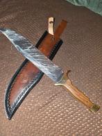 Kampeermes / Bowieknife met lederen schede, Caravans en Kamperen, Ophalen of Verzenden, Gebruikt