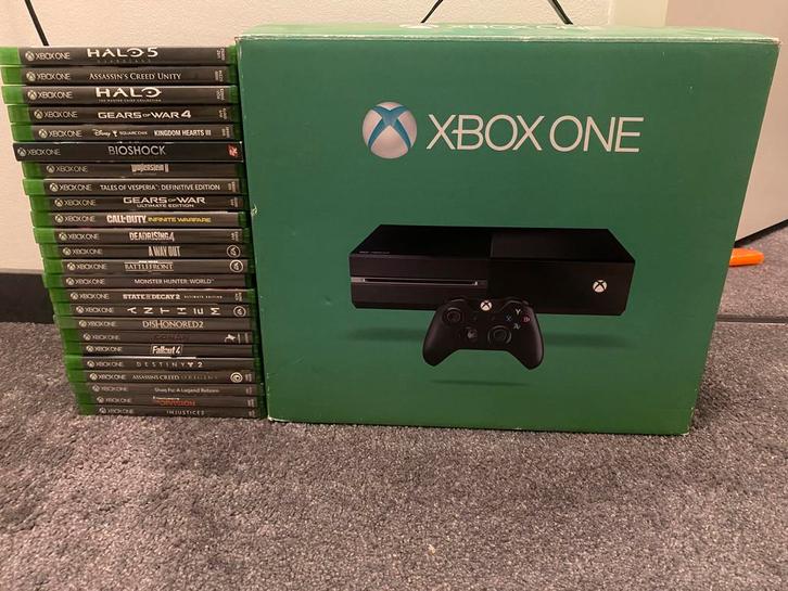 XBOX ONE in doos, 1 controller met 24 spellen, Spelcomputers en Games, Spelcomputers | Xbox One, Zo goed als nieuw, Xbox One, 500 GB
