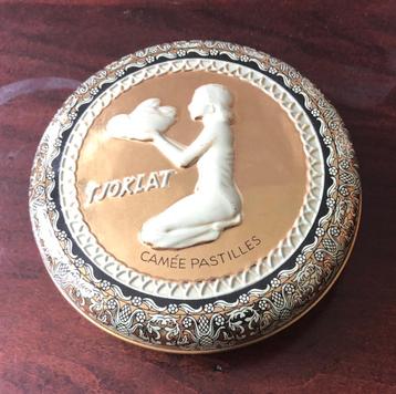 Vintage blik van Tjoklat chocolade beschikbaar voor biedingen