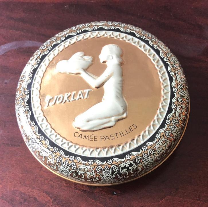 Vintage blik van Tjoklat chocolade, Verzamelen, Blikken, Gebruikt, Overige, Overige merken, Ophalen of Verzenden