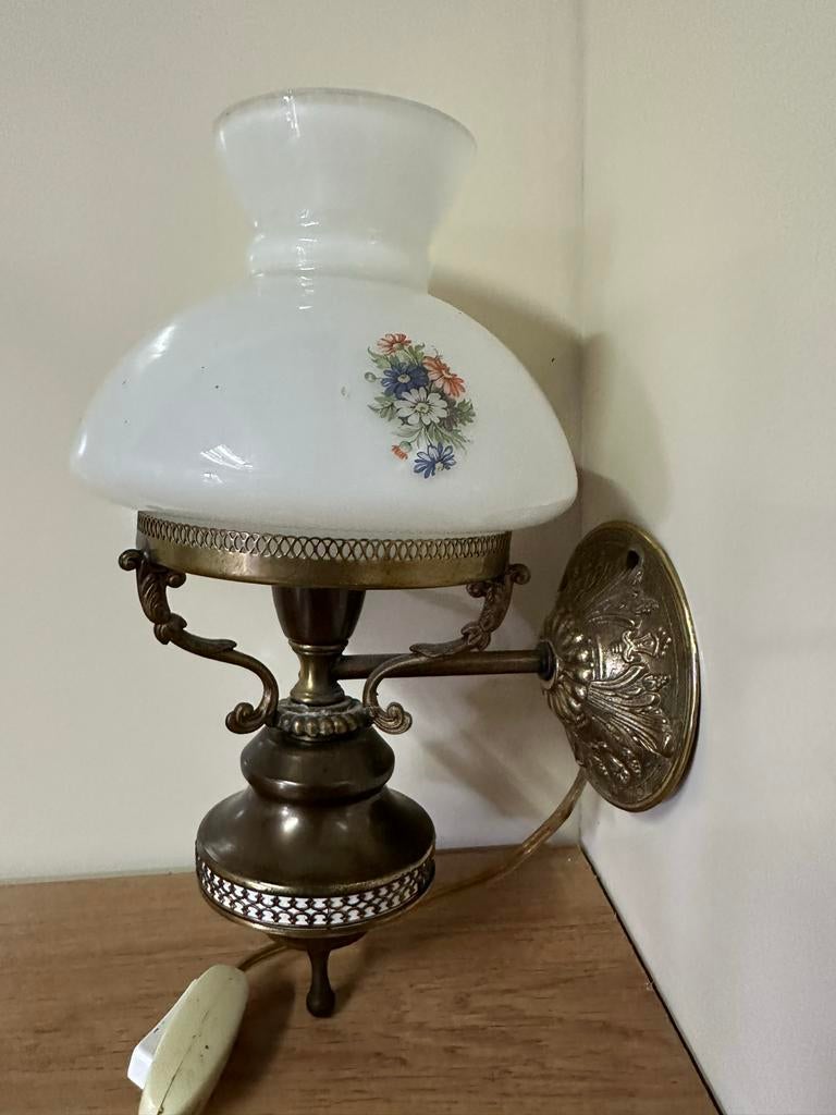 Antieke Brocante Wandlamp met Bloemmotief, Huis en Inrichting, Lampen | Wandlampen, Ophalen of Verzenden, Gebruikt, Glas