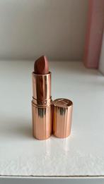 Charlotte tilbury lipstick in catwalking, Sieraden, Tassen en Uiterlijk, Uiterlijk | Cosmetica en Make-up, Ophalen, Zo goed als nieuw