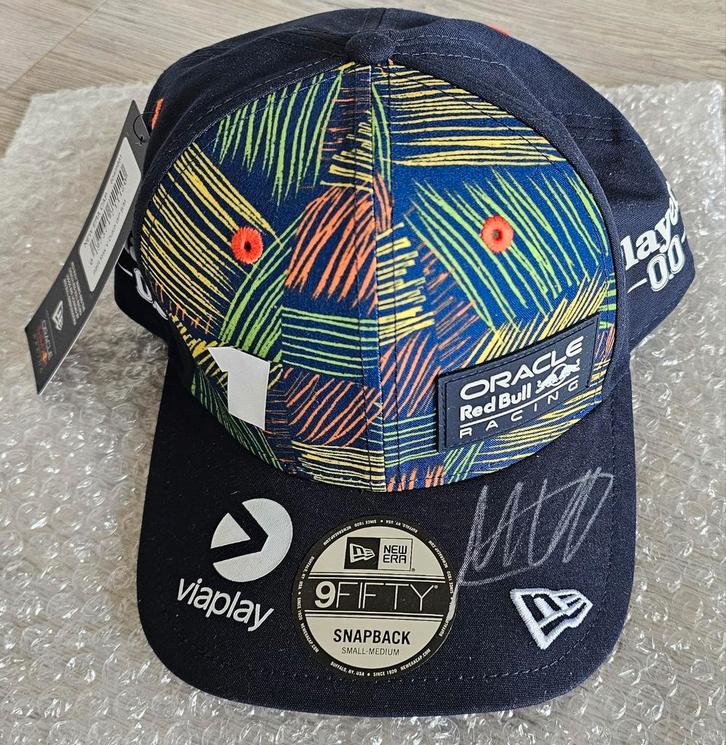 Gesigneerde Red Bull pet Max Verstappen. Nieuw en ongedragen, Kleding | Heren, Hoeden en Petten, Nieuw, Ophalen of Verzenden