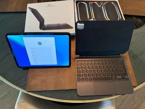Apple iPad Pro (7th Gen) M4, magic keyboard & smart folio, Computers en Software, Apple iPads, Zo goed als nieuw, Overige modellen