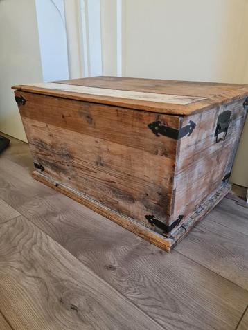 Houten kist, ibiza stijl kist, sloophout kist, drijfhout beschikbaar voor biedingen