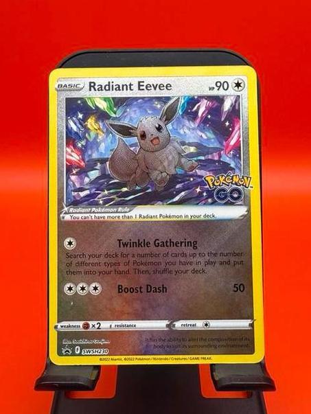 Radiant Eevee SWSH230 - Promo - Pokémon GO - Mint conditie, Hobby en Vrije tijd, Verzamelkaartspellen | Pokémon, Zo goed als nieuw
