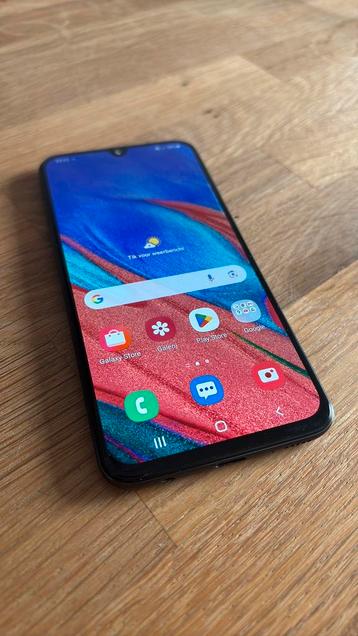 Samsung Galaxy A40 SM-A405FN/DS beschikbaar voor biedingen