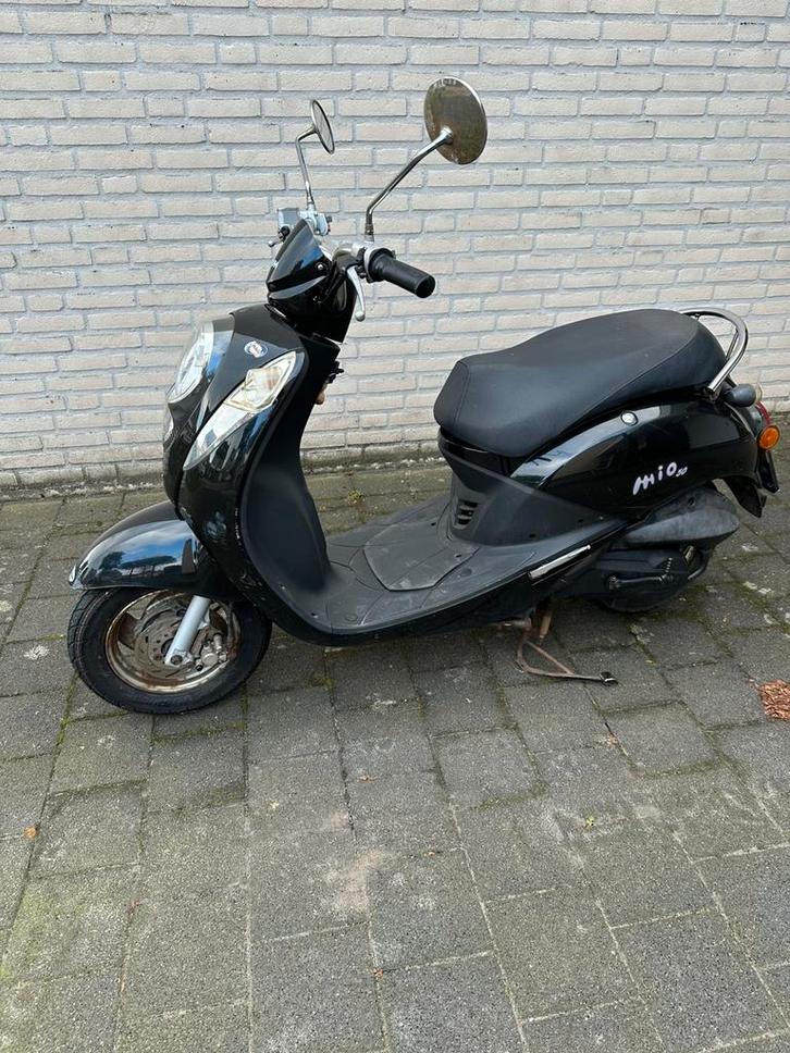 SYM Mio 50 bj 2008 Loopt fijn !, Fietsen en Brommers, Scooters | SYM, Gebruikt, Mio, Benzine, Ophalen