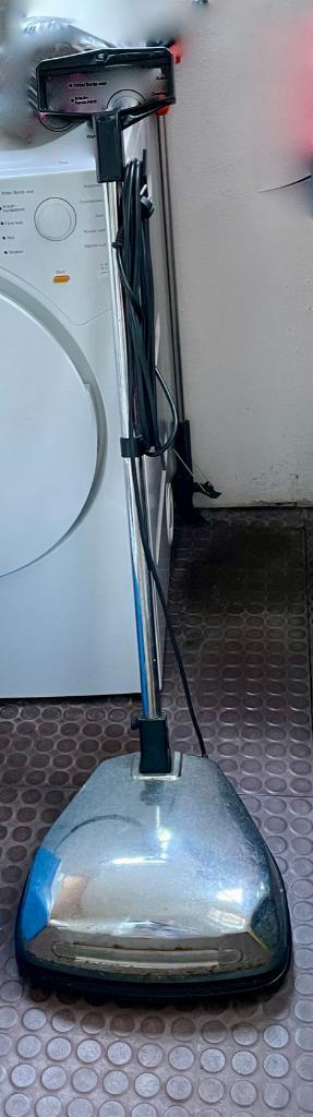 Schrobmachine, werkt prima, met borstels en wrijvers. MAG WE, Huis en Inrichting, Schoonmaakartikelen, Overige typen, Ophalen