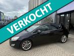 Opel Astra 1.6 Turbo Cosmo Automaat! NETTE AUTO! INRUIL MOGE, Auto's, Euro 5, 730 kg, Zwart, 4 cilinders