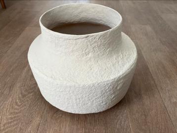 Vaas H&M Home papier mache beschikbaar voor biedingen