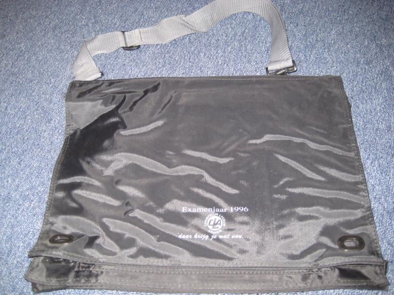 nieuwe zwarte schooltas, Sieraden, Tassen en Uiterlijk, Tassen | Schooltassen, 30 tot 40 cm, Rugtas, Zwart, Nieuw