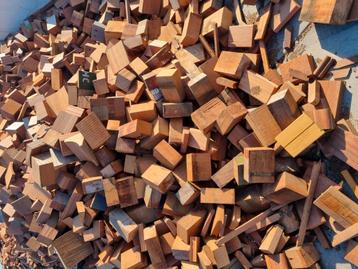 Haardhout Azobe Blokken 1m3 los gestort bigbag €120 Heteren. beschikbaar voor biedingen
