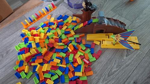Dominostenen met assesoires en knikkerbaan, Kinderen en Baby's, Speelgoed | Bouwstenen, Gebruikt, Overige merken, Ophalen