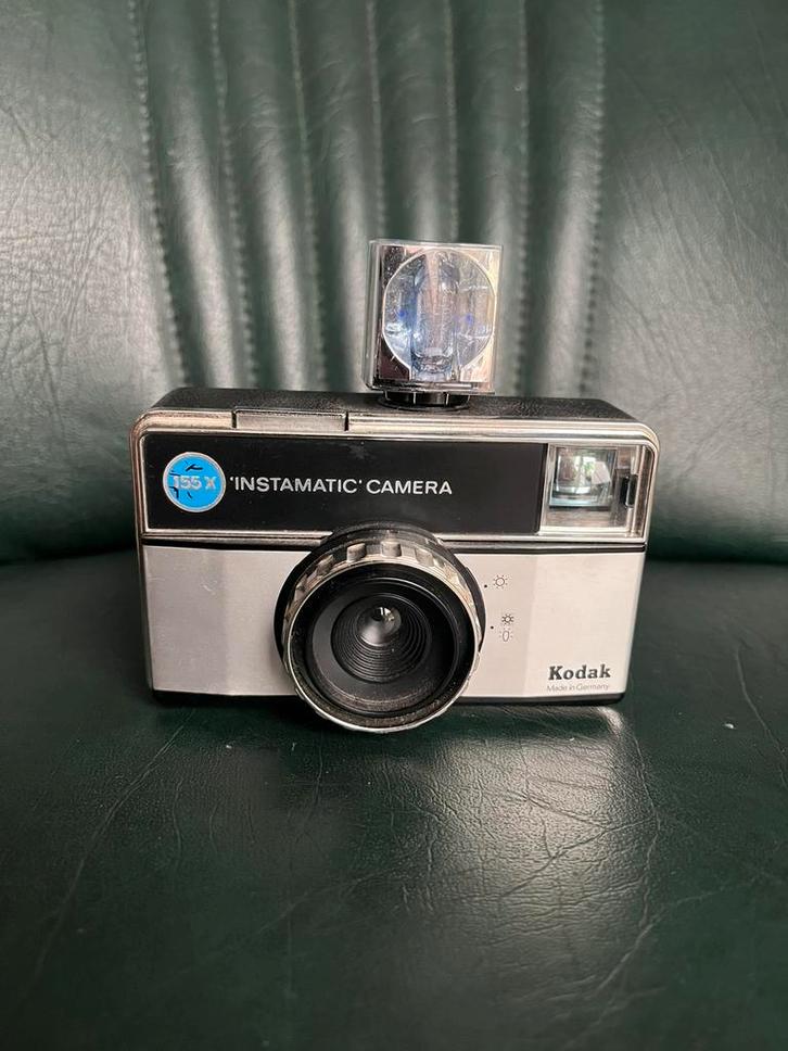 Kodak 155X Instamatic Camera & Philips Photoflux flitskubus, Audio, Tv en Foto, Fotocamera's Analoog, Zo goed als nieuw, Compact