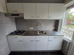 Keukenblok 8 kastjes inclusief kookplaat, afzuiging & wasbak, Huis en Inrichting, Keuken | Complete keukens, Ophalen, Zo goed als nieuw