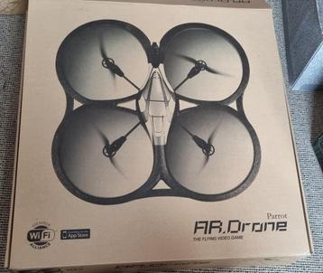 Parrot AR. Drone + onderdelen (werking onbekend) beschikbaar voor biedingen
